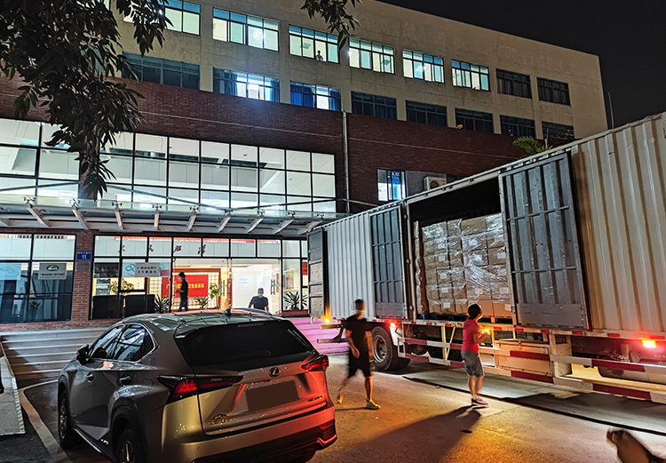 快！興業卓輝防疫物資淩晨緊急送往疫情一線（xiàn）