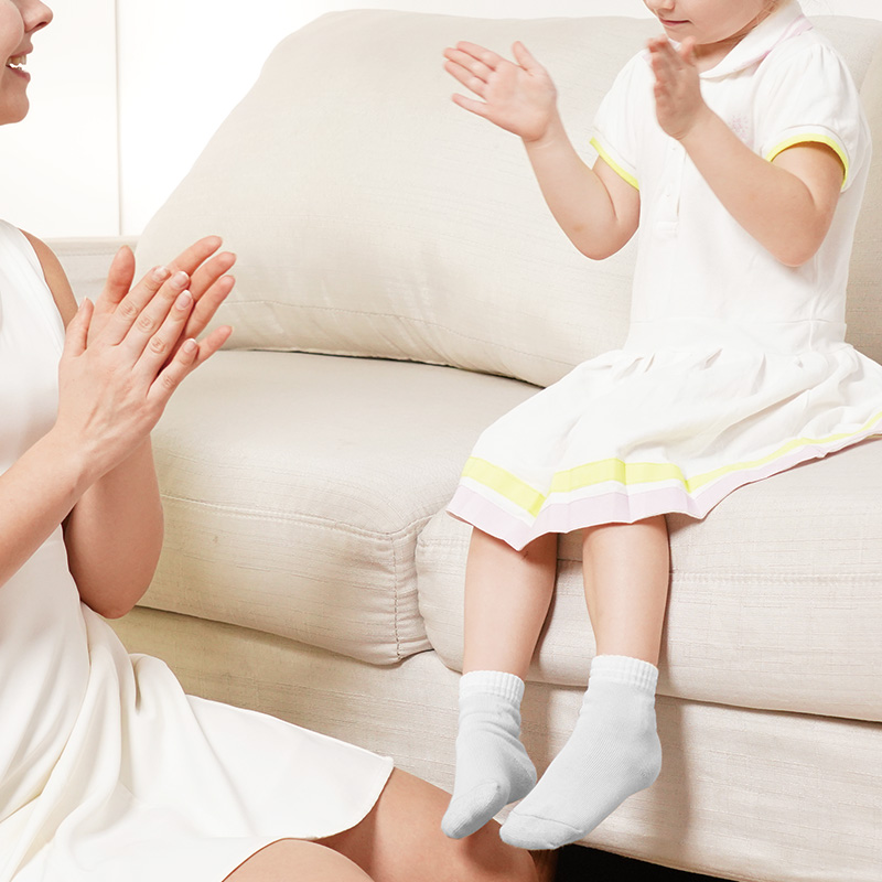 給寶寶買襪子，選擇什（shí）麽材質的好（hǎo）？問問一起草 www.17.com