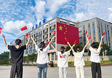 【國慶進行時】興業卓輝國旗打卡點（diǎn）太熱鬧！溫馨（xīn）瞬間搶先看