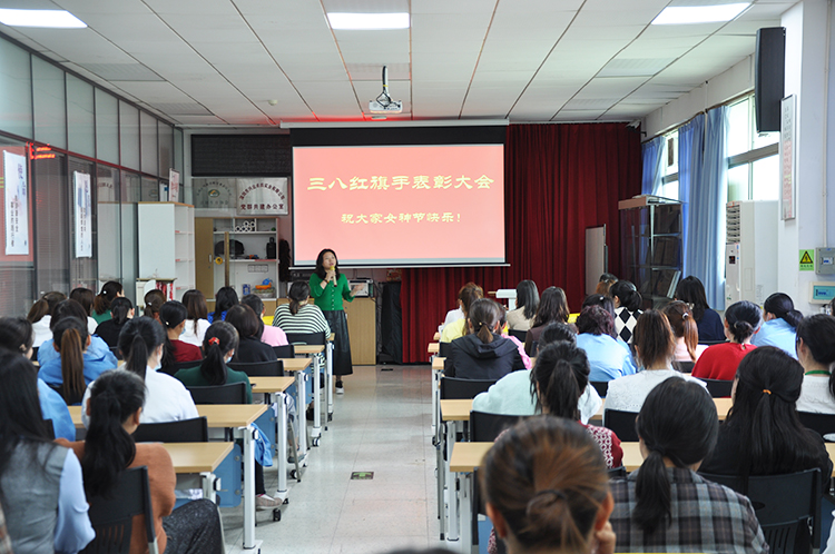 DSC_0308-750.jpg DSC_0308-750.jpg